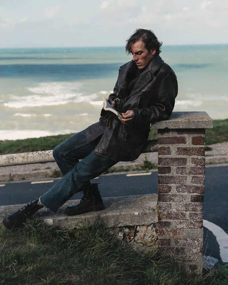 Out of Season — portrait session on the Normandy coast by Efimtsev Nicholas / Séance portrait sur la côte normande